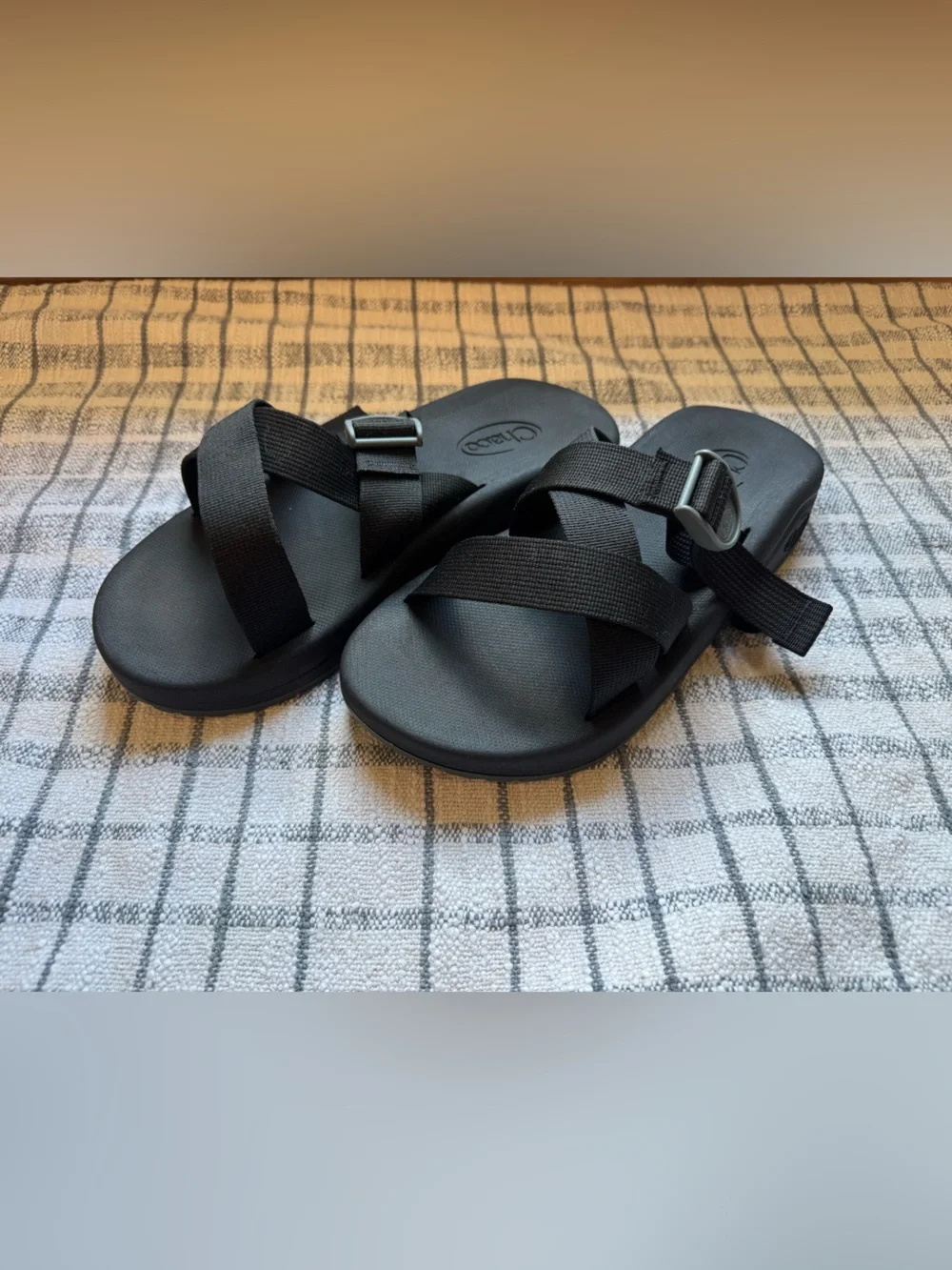Chaco Men’s CushZ Slides in Black NWOT